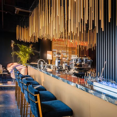 โรงแรมพาเลซ เบอร์ลิน ภายนอก รูปภาพ The bar at the restaurant