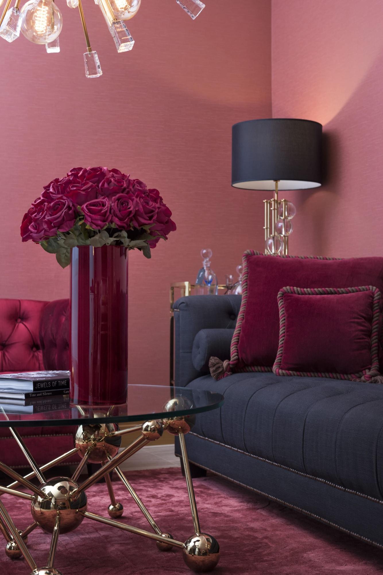 โรงแรมพาเลซ เบอร์ลิน ภายนอก รูปภาพ A room with a red color scheme