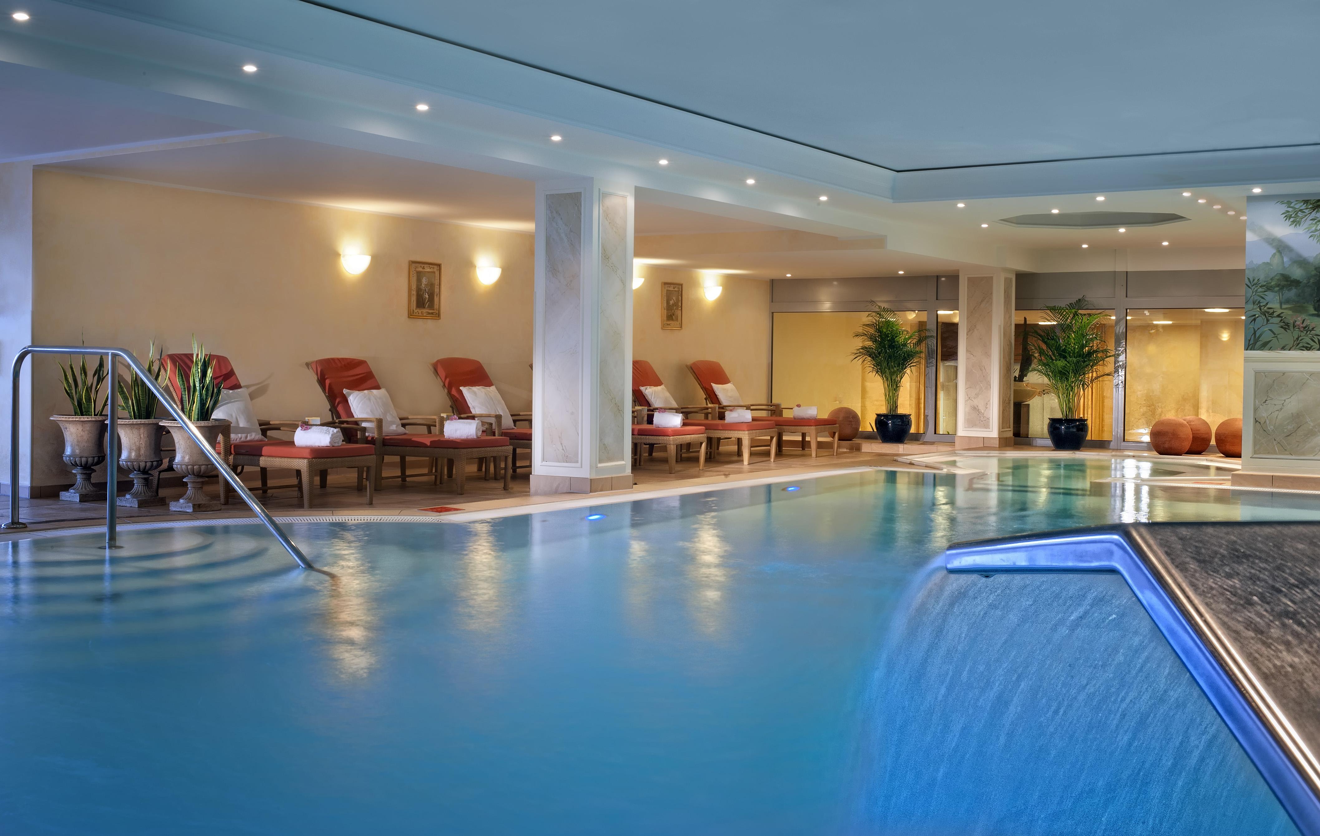 โรงแรมพาเลซ เบอร์ลิน สิ่งอำนวยความสะดวก รูปภาพ The swimming pool at the hotel