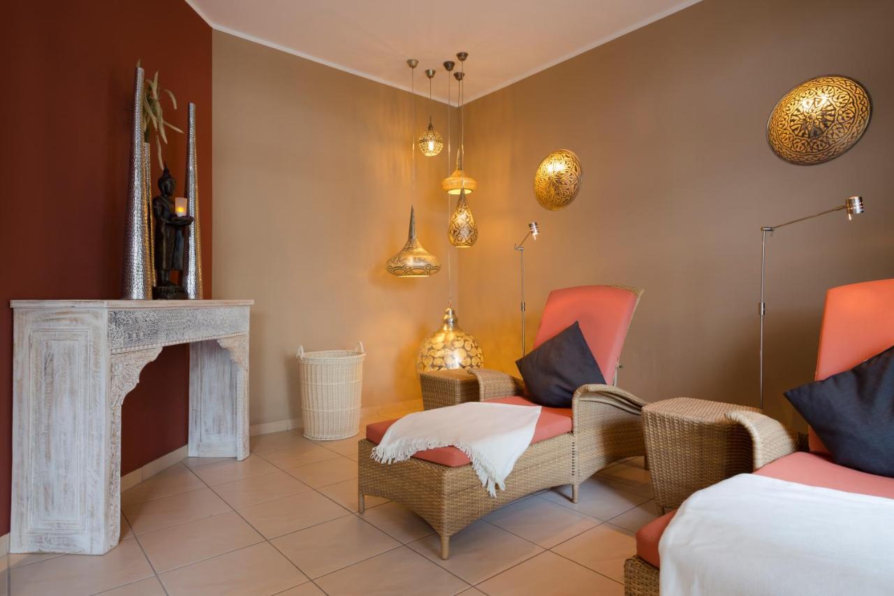 โรงแรมพาเลซ เบอร์ลิน ภายนอก รูปภาพ The spa at the Hotel de la Poste