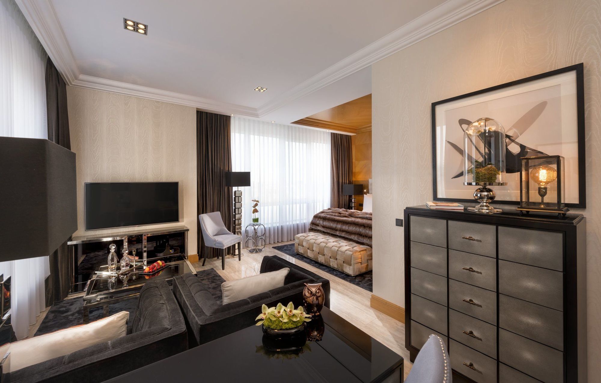 โรงแรมพาเลซ เบอร์ลิน ภายนอก รูปภาพ A suite at the Mandarin Oriental, Munich