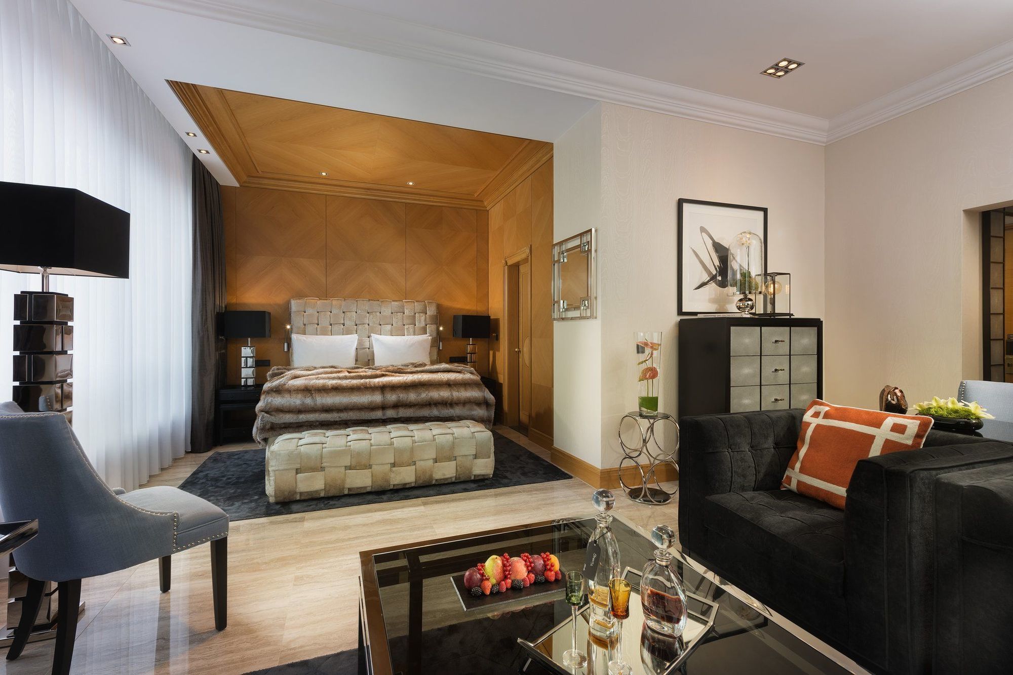โรงแรมพาเลซ เบอร์ลิน ภายนอก รูปภาพ A suite at the Mandarin Oriental, Munich
